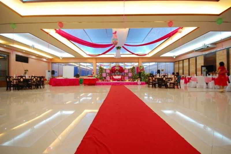 A&A Plaza Hotel Puerto Princesa Esterno foto