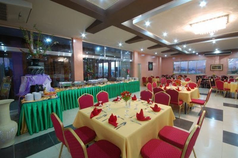 A&A Plaza Hotel Puerto Princesa Esterno foto