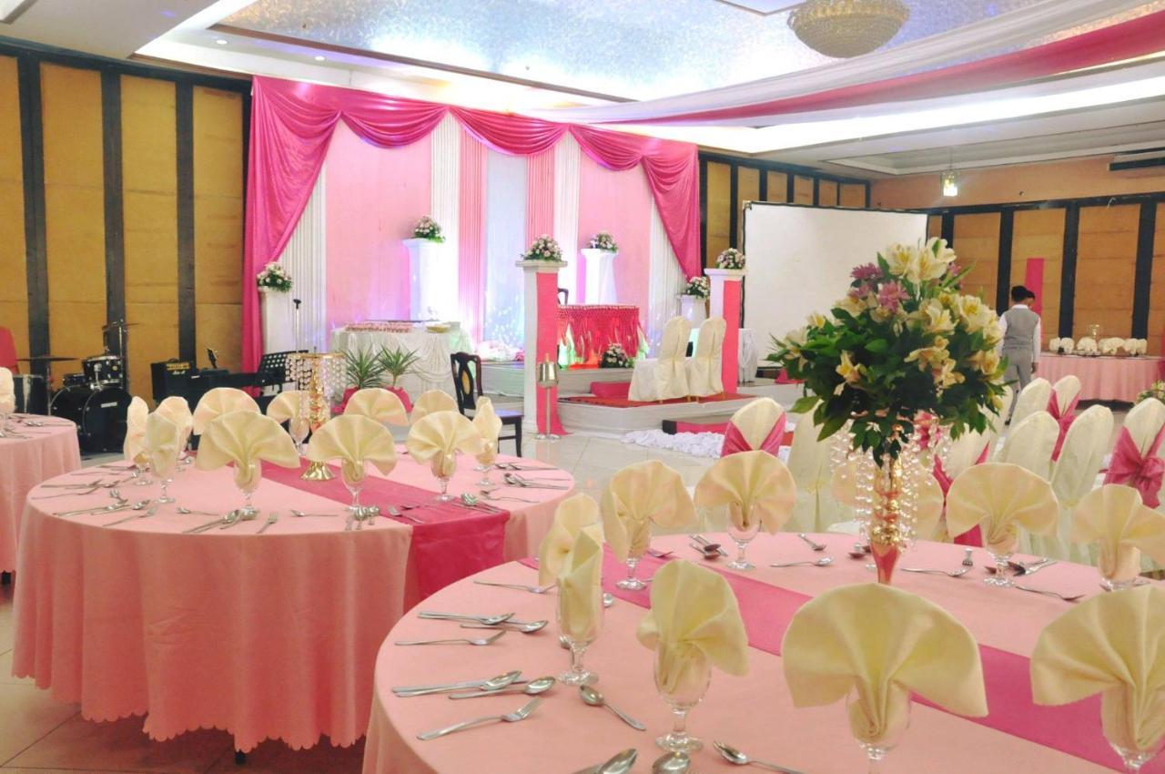 A&A Plaza Hotel Puerto Princesa Esterno foto